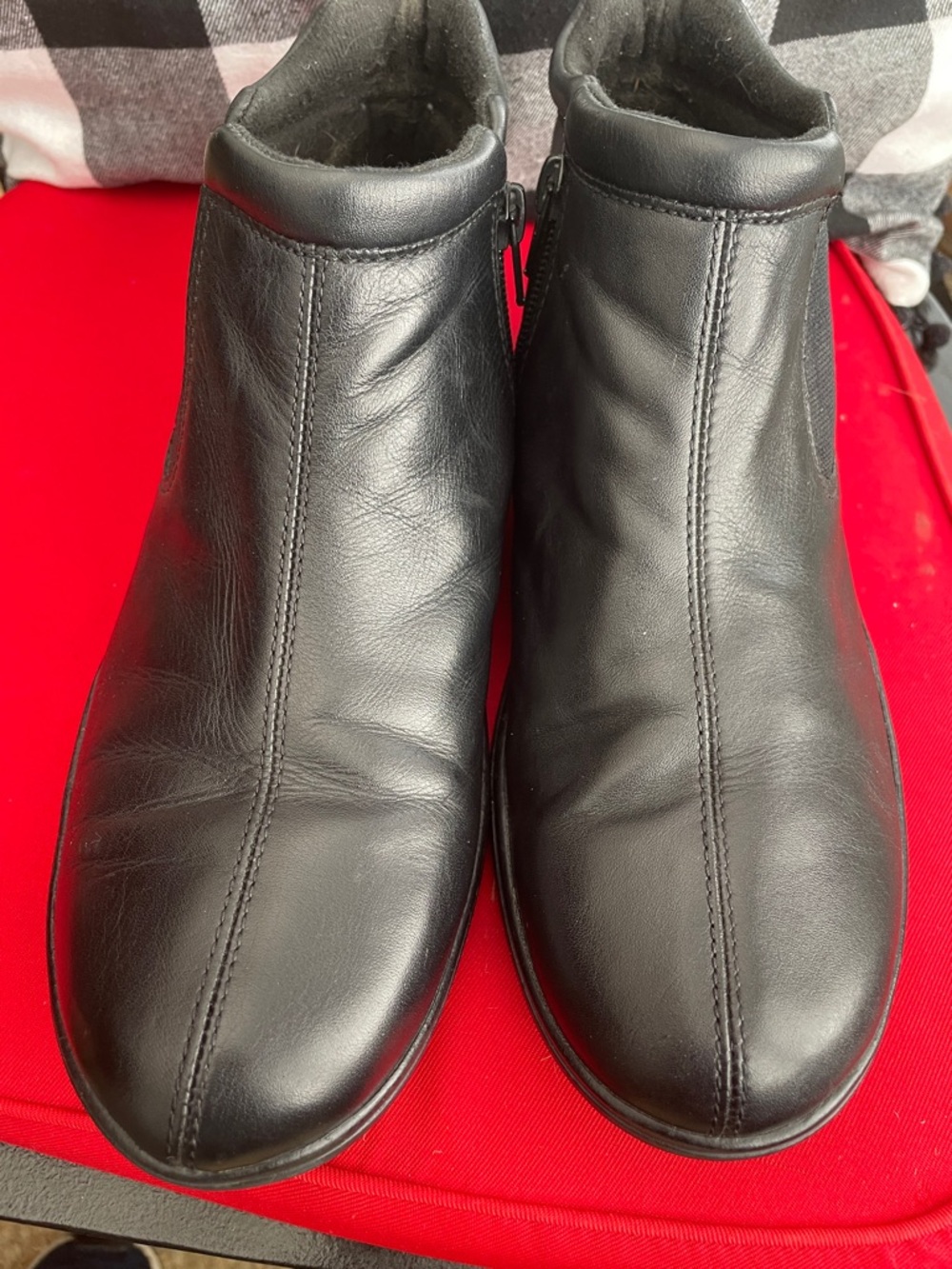 Easy Spirit Black Leather Chukka Boots